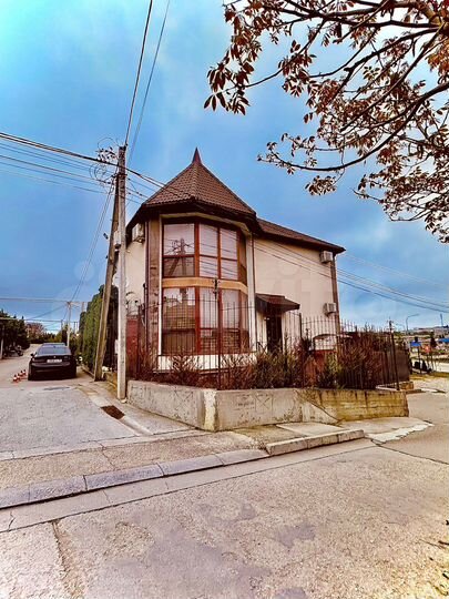 Дом 225 м² на участке 2 сот.