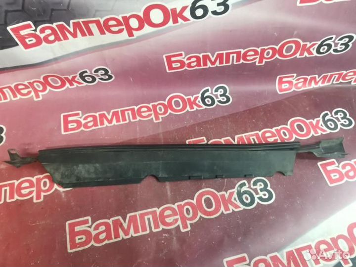 Накладка крыла Toyota Land Cruiser 200 2008 перед