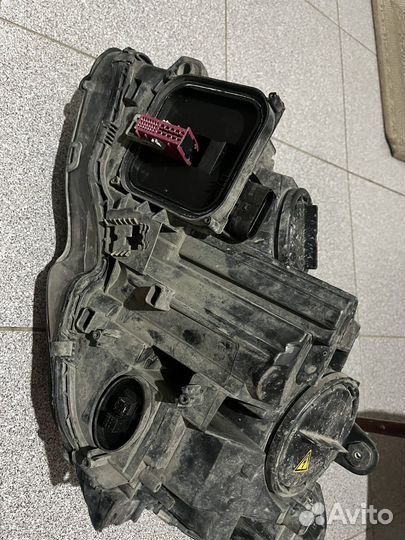 Фара правая mercedes w204