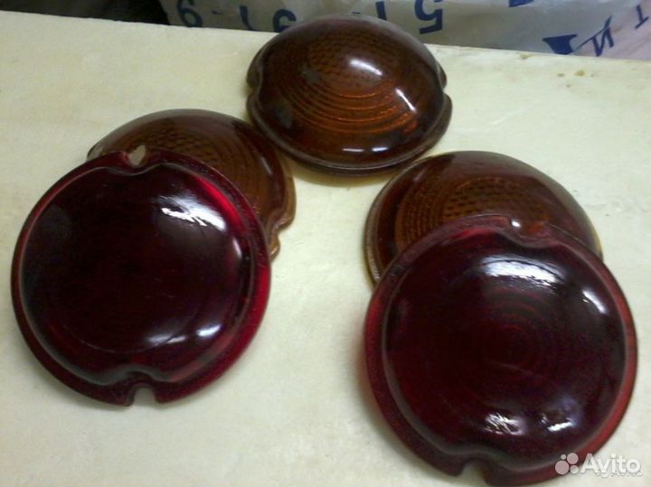 Плафоны авто стоп фонарей и поворотников