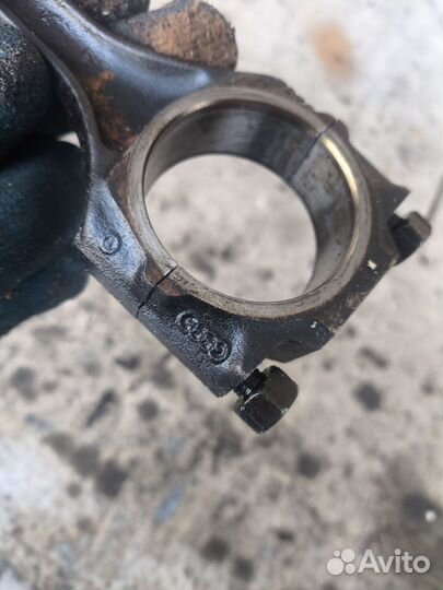 Шатун с поршнем Volkswagen Passat B3 1.8