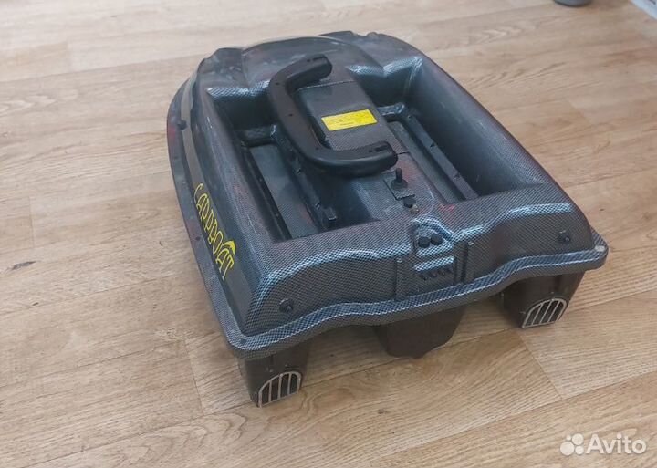 Лодка для подкормки рыб carboat