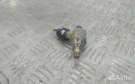 Форсунка бензиновая lexus LS 4 (3KR09B704)