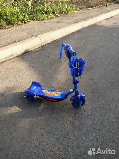 Самокат детский новый