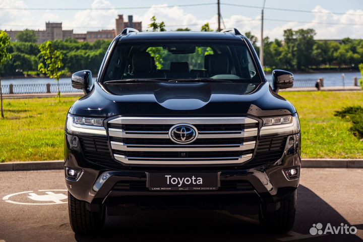 Toyota Land Cruiser 3.5 AT, 2022