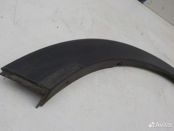 Накладка крыла переднего правого Kia Sportage 2010