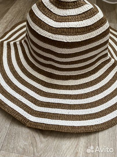 Шляпа женская соломенная