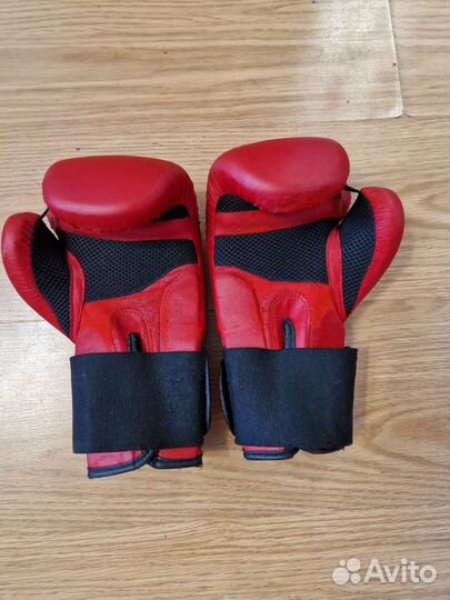 Боксерские перчатки