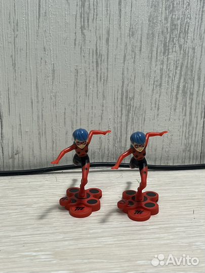 Фигурки из киндера леди баг