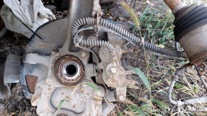 Поворотный кулак Land Rover Discovery 3