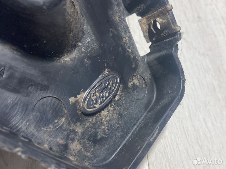 Крыло левое на Форд Транзит Кастом