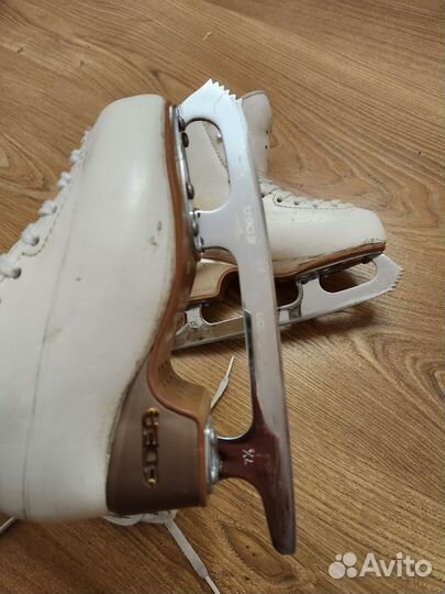 Фигурные коньки edea 195