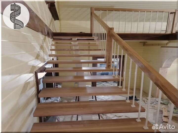 Лестница на каркасе