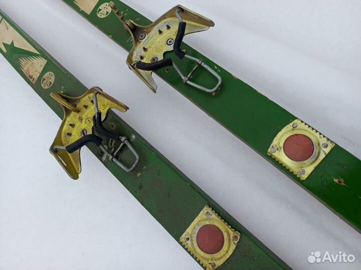 Лыжи беговые с креплением. Доставка