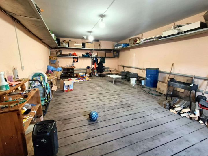 Гараж, > 30 м²