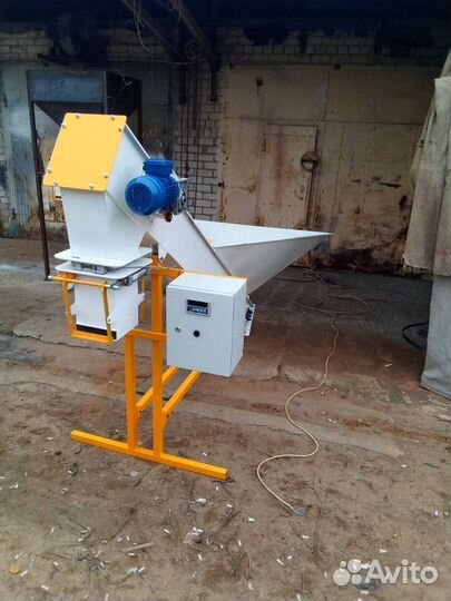 Дозатор весовой для фасовки пеллет, зерна, кормов