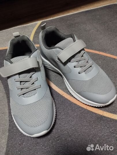 Новые кроссовки р.35 фирмы KDX на липучках