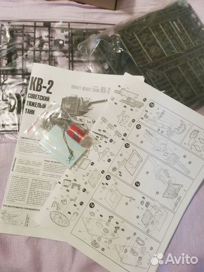 Сборная модель Советского тяжелого танка кв-2