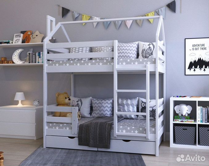 Двухъярусная кровать домик