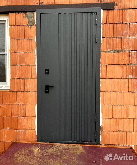 Входная металическая дверь