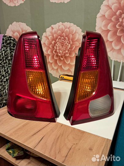 Комплект Фонарей Logan 1,с дефектами, оригинал