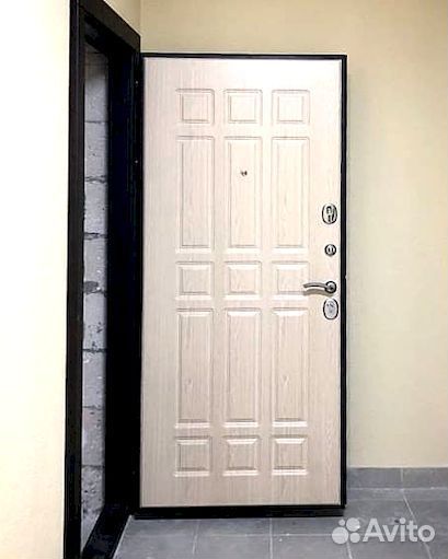 Входная дверь со Склада