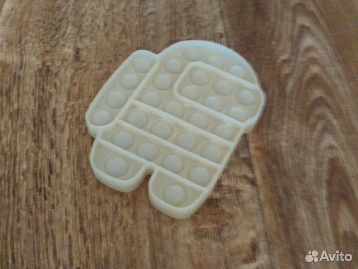 Поп ит белый амонг ас