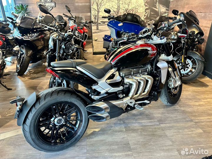 Triumph Rocket III R 2023, цвет Sapphire Black/Car