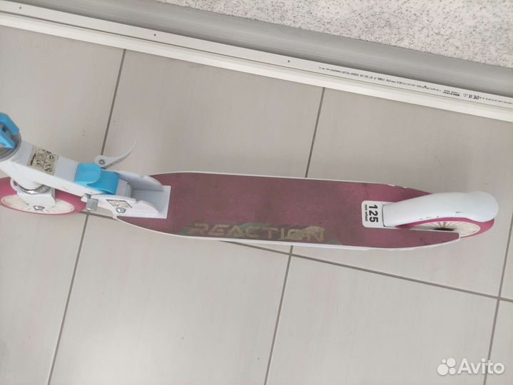 Самокат детский с раскладной ручкой. Металлический