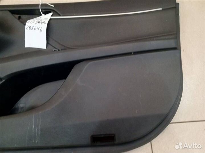 Обшивка двери передней правой Toyota Camry XV70 2