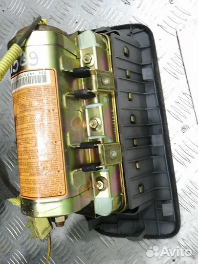 Подушка безопасности в торпедо Nissan Maxima A33