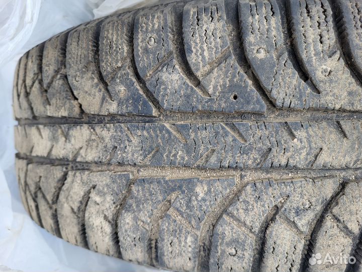 Bridgestone Ice Cruiser 7000S 225/65 R17 102T