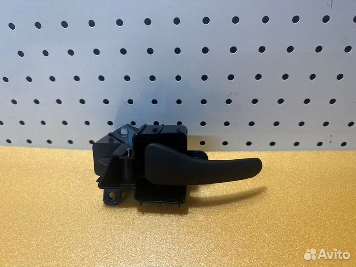 Ручка двери Mercedes Actros Axor