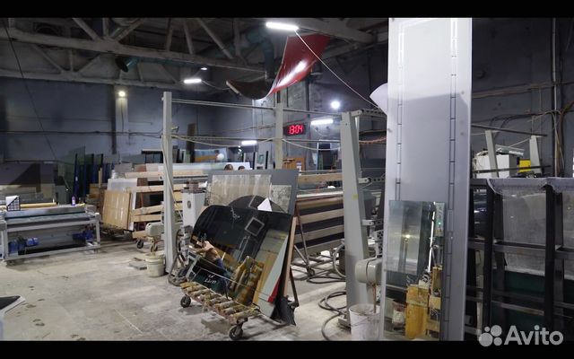 Стеклянная дверь по индивидуальным размерам