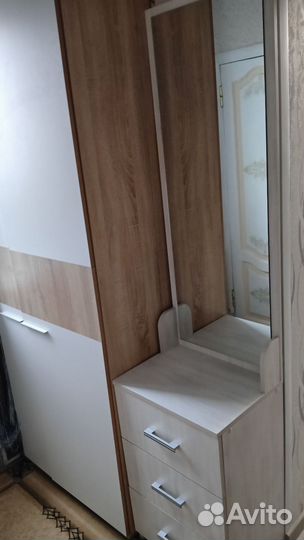 Тумба с зеркалом