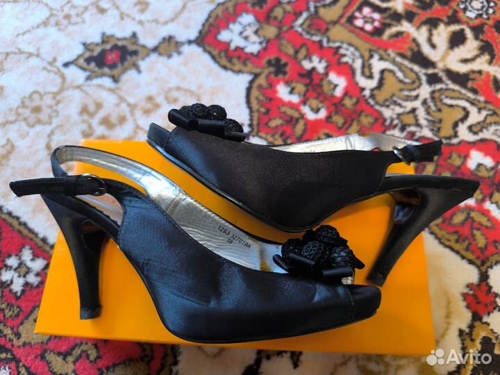 Босоножки женские 38 размер черные новые