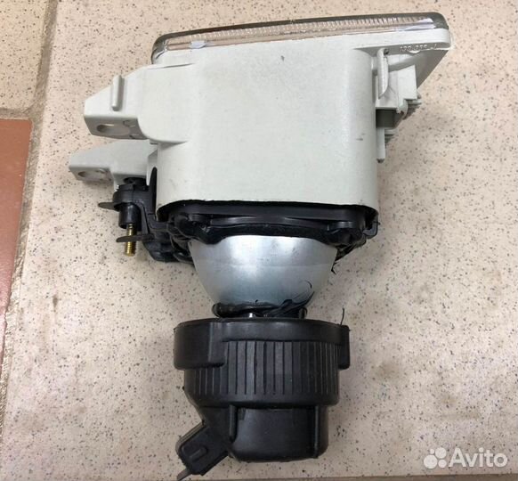 Фара противотуманная левая VW Vento / Golf 3