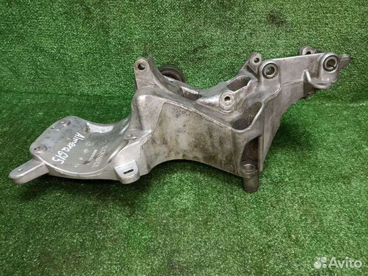 Кронштейн генератора Nissan Almera G15