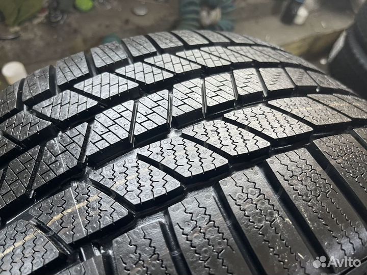 Continental ContiWinterContact TS 810 Sport 285/35 R20 104V