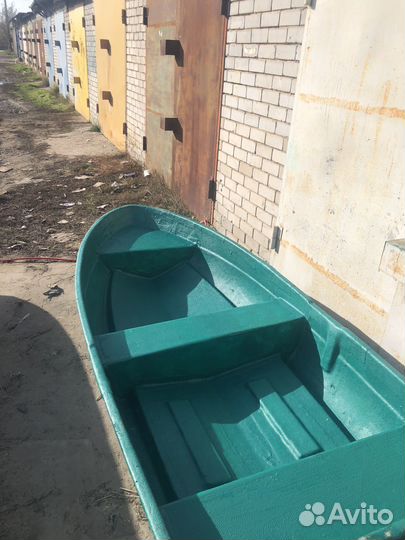 Новая лодка из стеклопластика 3м