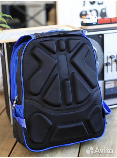 Рюкзак или ранец, портфель в школу для мальчика