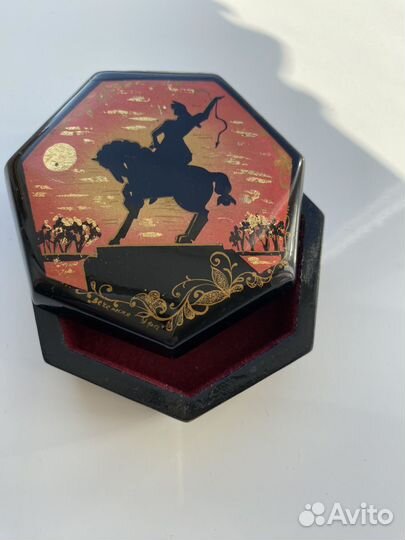 Шкатулка лаковая миниатюра 