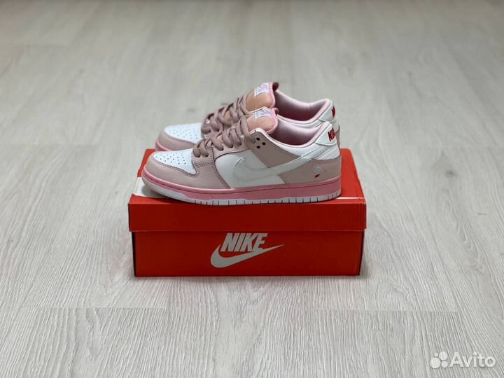 Jeff Staple x Nike SB Dunk Low “Pink Pigeon”