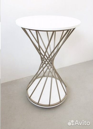 Столик для торжеств на колёсиках