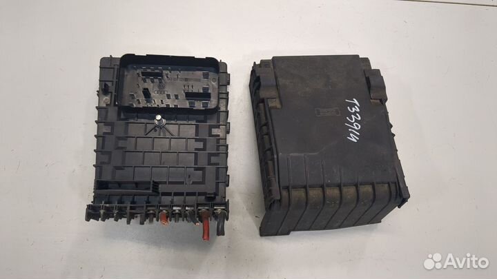 Блок предохранителей Skoda SuperB, 2011