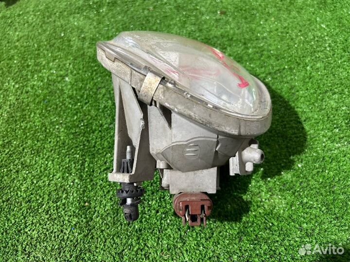 Фара противотуманная передняя левая Toyota Verossa