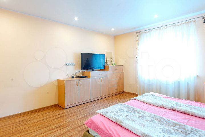 Коттедж 310 м² на участке 20 сот.