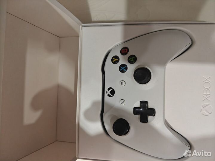 Геймпад xbox one с аккумуляторами