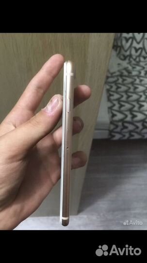 iPhone 8, 64 ГБ
