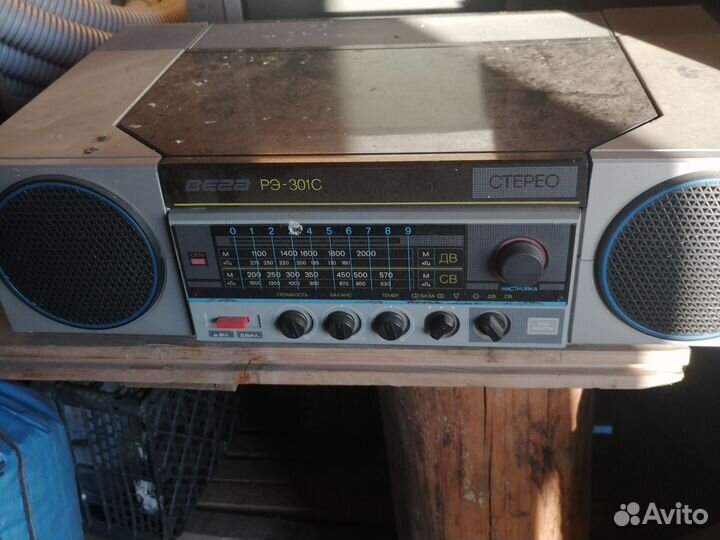 Радиола с проигрывателем винила